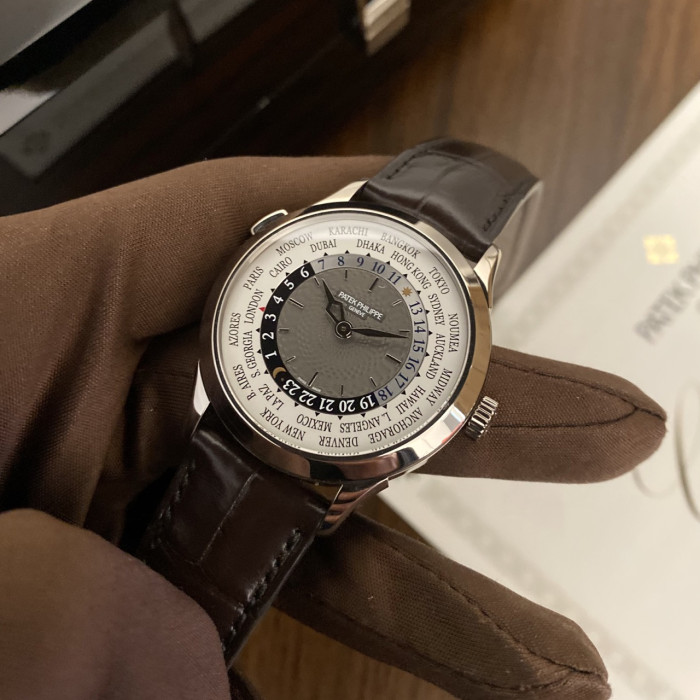 Patek Philippe 5230G-001 World Time White Gold Like New
