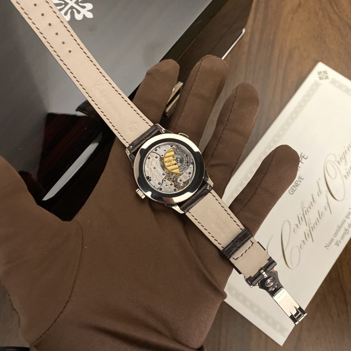 Patek Philippe 5230G-001 World Time White Gold Like New