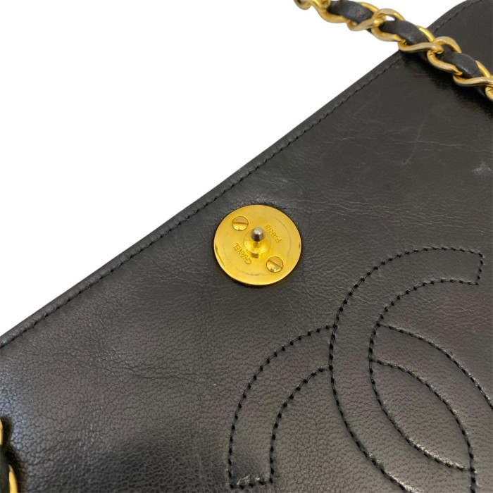 Chanel Matelasse Lambskin Single Flap Single Chain Bag push lock Black Gold Metal Fittings