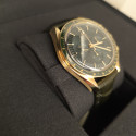 Omega speedmaster 31063425010001 Green yellow Gold brand new 2026