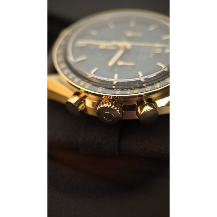 Omega speedmaster 31063425010001 Green yellow Gold brand new 2026