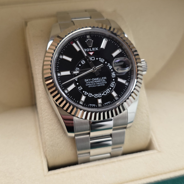 Rolex Sky Dweller Oyster 2019 Like New, Full Set