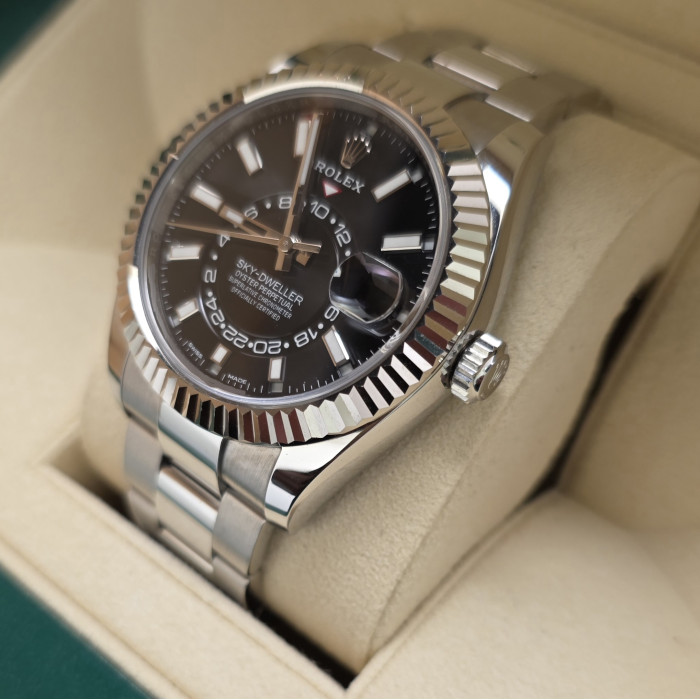 Rolex Sky Dweller Oyster 2019 Like New, Full Set