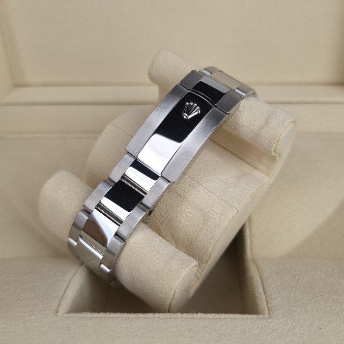 Rolex Datejust 41 mm Wimbledon 126300 Like New 2019 Full Set