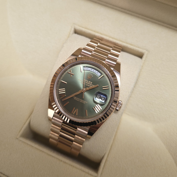 Rolex Day-Date Green Olive 228235 Like New 2019 Italy card Full set