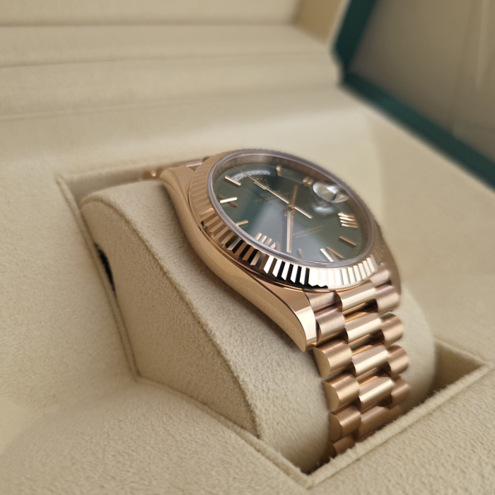 Rolex Day-Date Green Olive 228235 Like New 2019 Italy card Full set