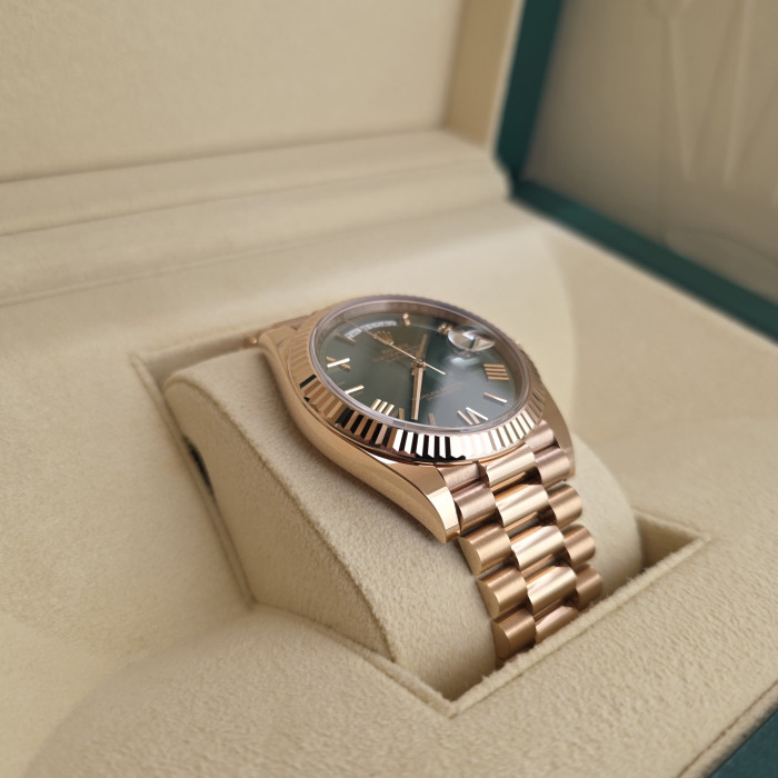 Rolex Day-Date Green Olive 228235 Like New 2019 Italy card Full set