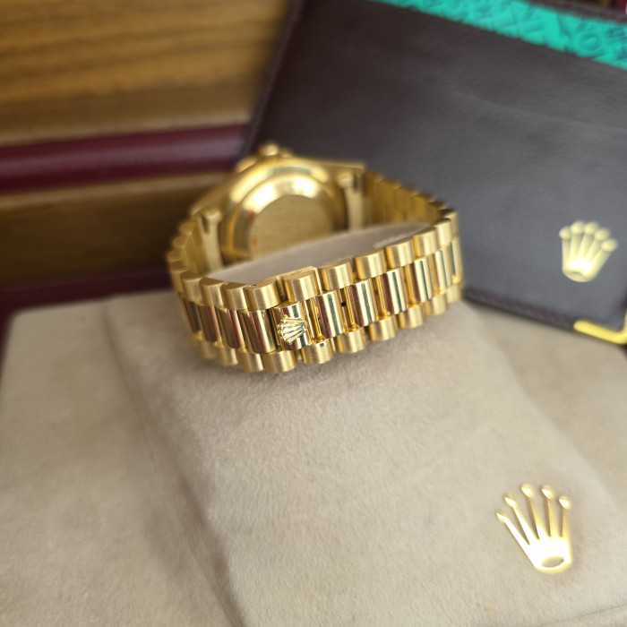 Rolex Day-Date 36 mm 18388 Like New 1995 Full Set