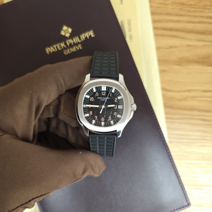 Patek Philippe Aquanaut 5065A-001Like New 2005 Full Set