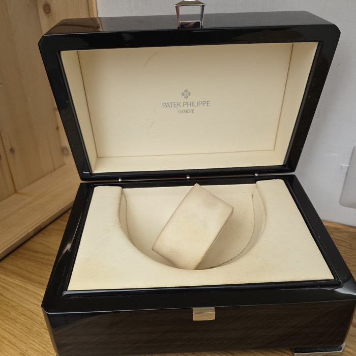 Patek Philippe Perpetual Calendar 5140J-001 2011 Like New Full Set