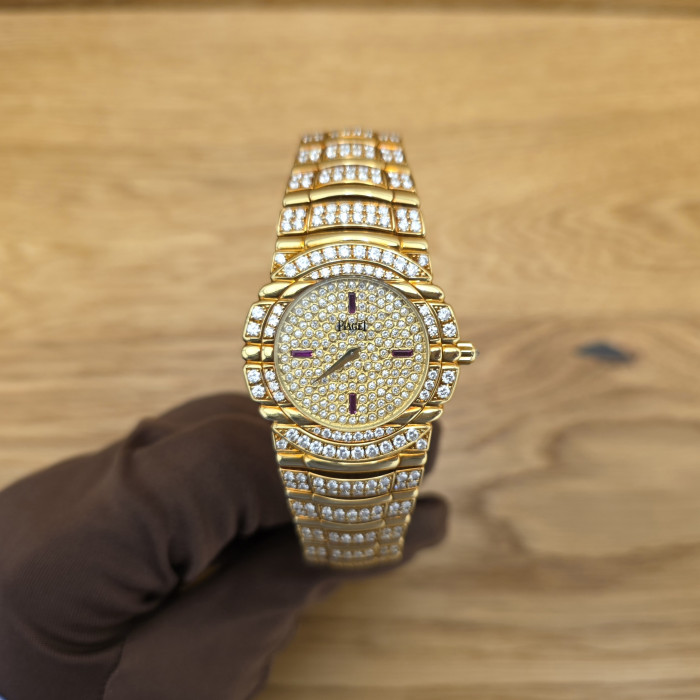 Piaget Tanagra Yellow Gold Diamond and a ruby dial 95047M406D Like New