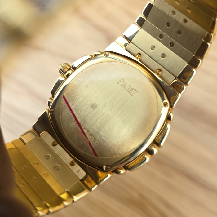 Piaget Tanagra Yellow Gold Diamond and a ruby dial 95047M406D Like New