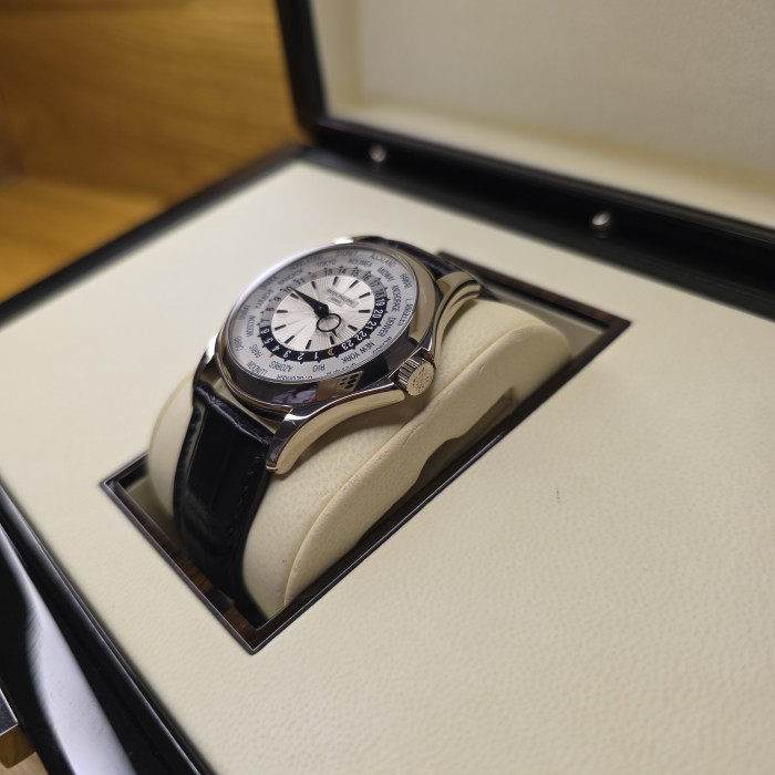 Patek Philippe World Time 5130G-001 Like New Full Set