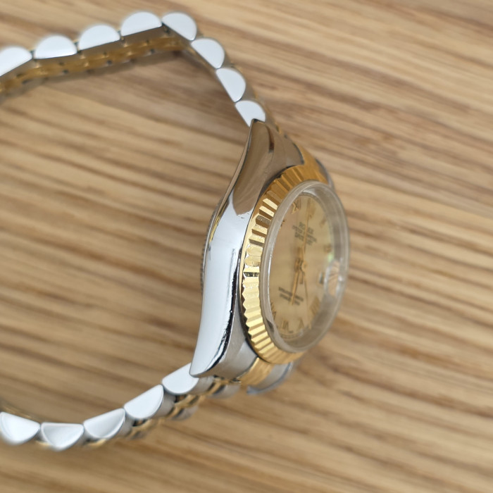 Rolex Lady-Datejust 26 mm Mop Roman Dial Steel and Gold 691713 Like New Full Set