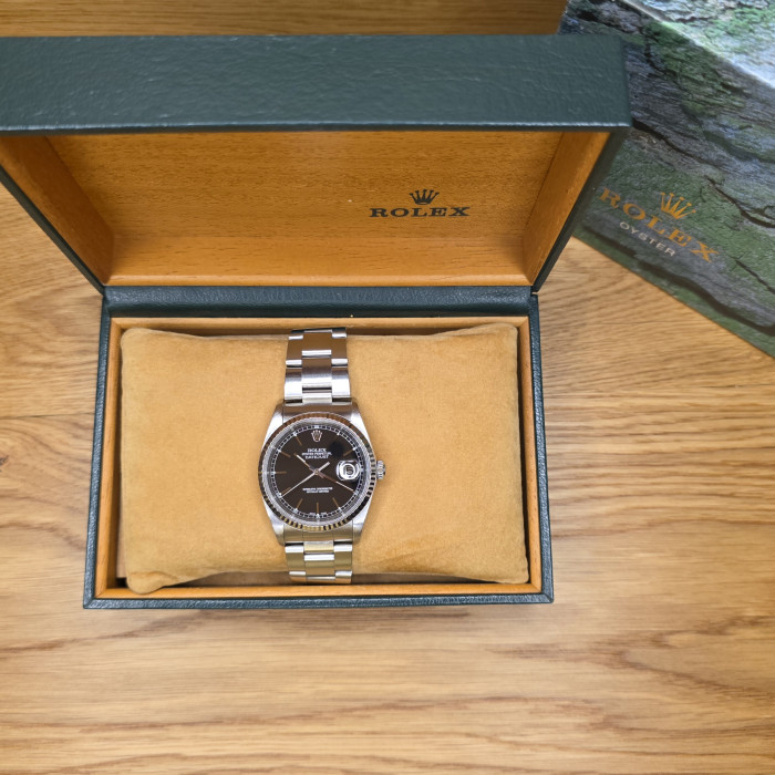 Rolex Datejust 36 Oyster Perpetual 16234 Black Dial Like New Full Set