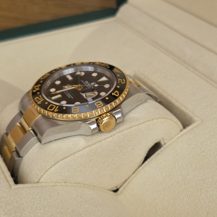 Rolex Gmt - Master II Black Dial 116713LN Like New Full Set